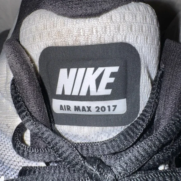 Nike Air Max 2017 Men’s Black and White Gradient Sneakers - Picture 5 of 5